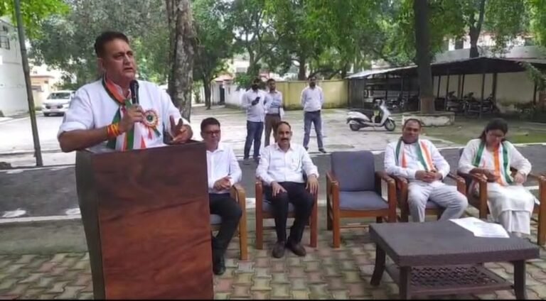 शहीदों के बलिदान से प्रेरणा लेकर विकसित भारत के संकल्प को पूरा करें-किरण चौधरी