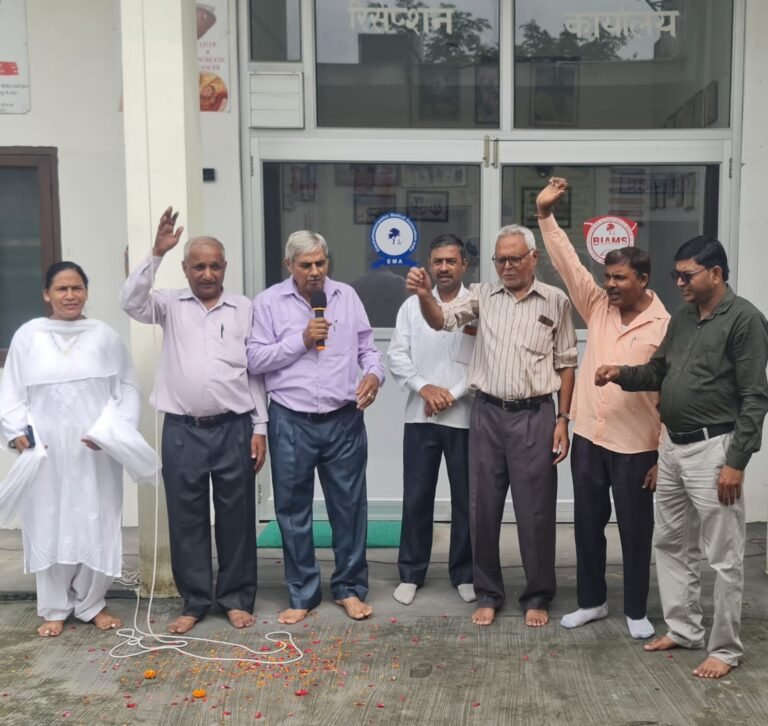 बलिदानों से मिली आजादी को बनाए रखने के लिए एकता, अनुशासन और कर्तव्यनिष्ठा पालन करना होगा-डा.केपीएस चौहान
