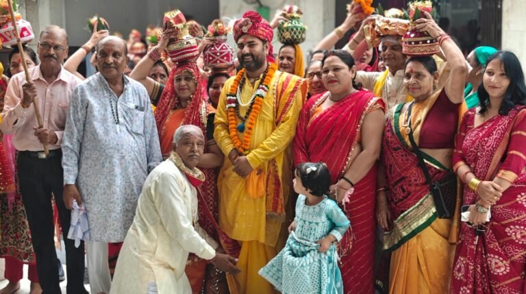 श्रीमदभागवत कथा का कलश यात्रा के साथ हुआ शुभारंभ