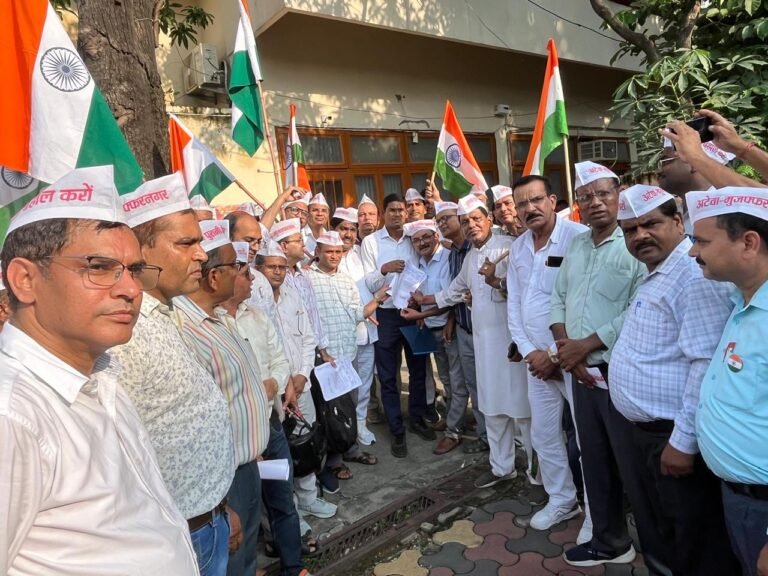 पुरानी पेंशन बहाली और सेवारत शिक्षकों पर TET अनिवार्यता के विरोध में मुजफ्फरनगर में गूंजी तिरंगे की हुंकार”