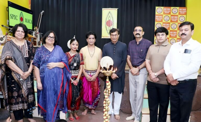 स्पिक मैके के तत्वावधान में होली चाइल्ड पब्लिक इंटर कॉलेज में ओडिसी नृत्य कार्यक्रम की मनमोहक प्रस्तुति….