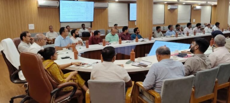 कुंभ मेला की तैयारियों को लेकर मंडलायुक्त की अध्यक्षता में गठित उच्च स्तरीय समिति की बैठक में 57 करोड़ रुपये से अधिक की योजनाओं को अनुमोदन