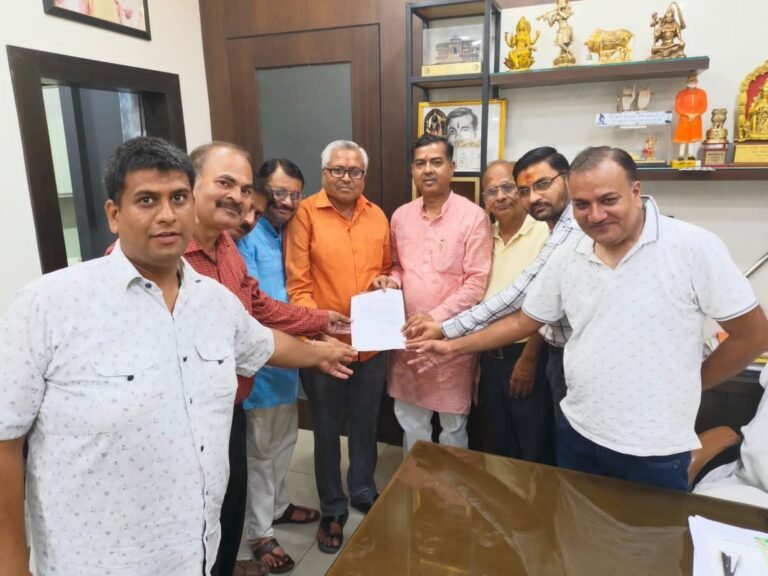व्यापारियों ने विधायक आदेश चौहान से लगायी सराय क्षेत्र की समस्याओं का समाधान करने की गुहार