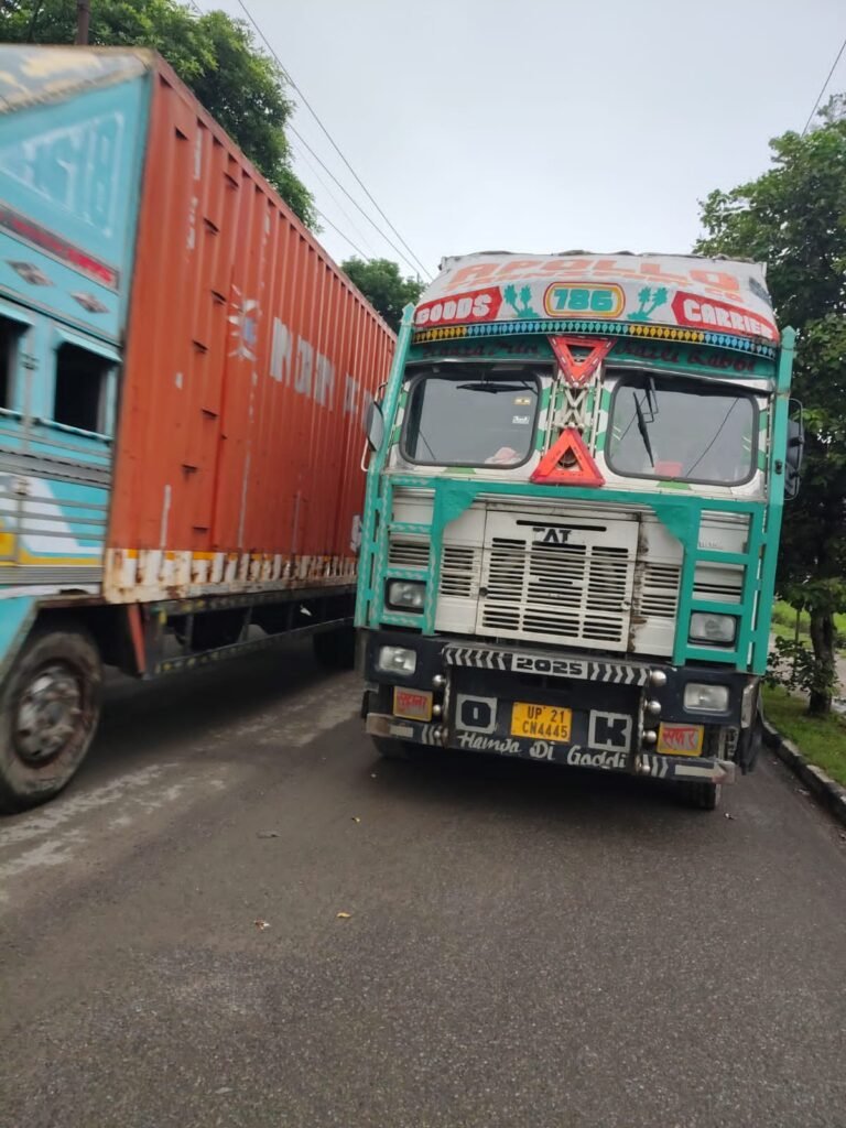 हरिद्वार में परिवहन विभाग ने चलाया अभियान, कांटे वाहनों के चालान