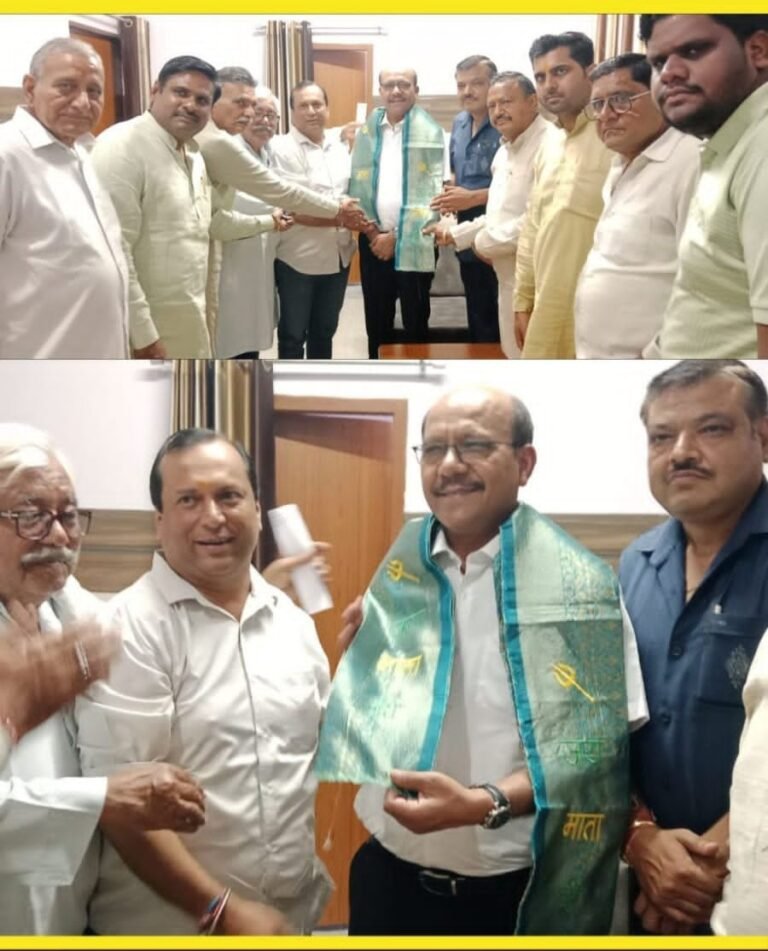वरिष्ठ व्यापारी नेताओं ने किया जिलाधिकारी का सकुशल कावड़ यात्रा संपन्न कराने पर अभिनंदन
