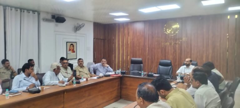 व्यापार बंधुओं की बैठक में नगर की समस्याओं को लेकर विचार मंथन