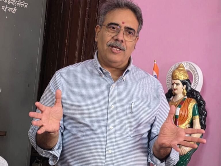 मेरठ स्नातक सीट के  प्रबल दावेदार के रूप में कुश पुरी पहुंचे मतदाताओं के बीच