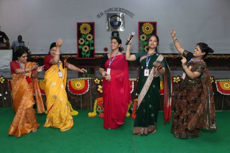 एम.जी. पब्लिक स्कूल में हर्षोल्लास से मना शिक्षक दिवस