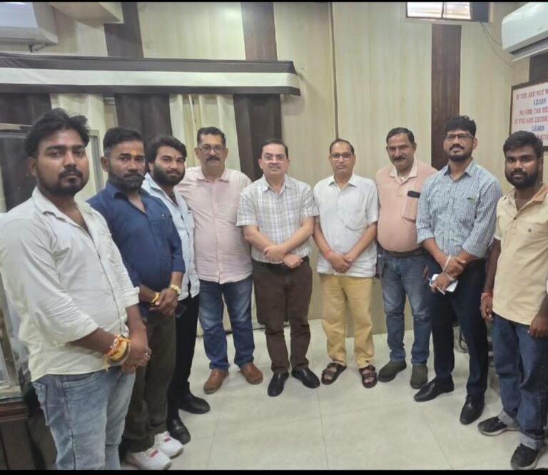 फर्जी अस्पतालों पर कार्रवाई की मांग, सीएमओ से मिला शिवसेना प्रतिनिधिमंडल
