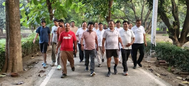 जनता के बीच पहुंचे मंत्री कपिल देव अग्रवाल, मॉर्निंग वॉकर्स से किया सीधा संवाद