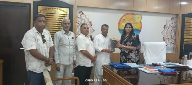 कांग्रेस नेताओं ने की कुंभ निर्माण कार्यो में पारदर्शिता की मांग