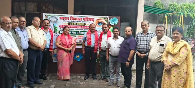 पीआर पब्लिक स्कूल गांधी कॉलोनी में निःशुल्क नेत्र परीक्षण शिविर का आयोजन