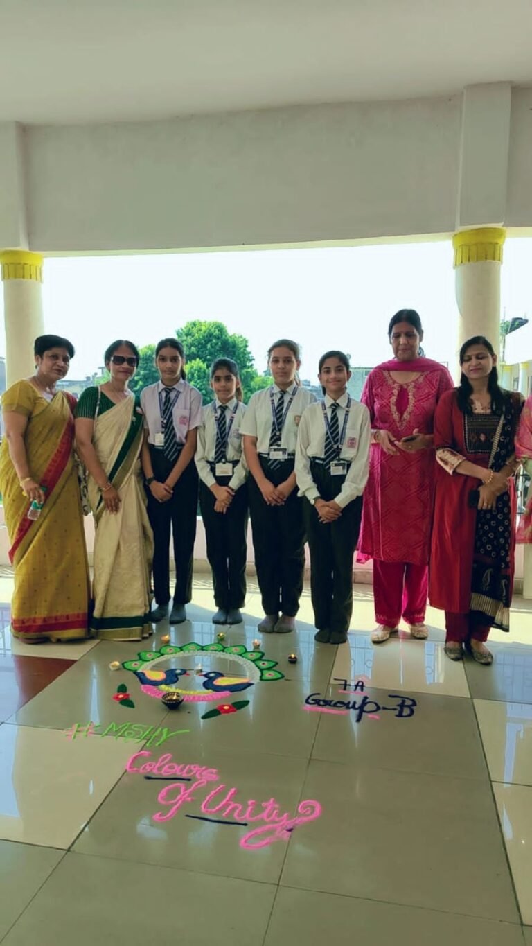 ग्रेन चैंबर पब्लिक स्कूल में मेहंदी और रंगोली प्रतियोगिता का आयोजन