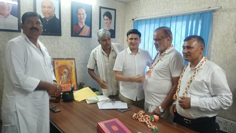 पत्रकारिता के स्तंभ रणबीर सैनी एवं अंबेडकर युवा मंच के प्रदेश अध्यक्ष राधेश पप्पू ने थामा कांग्रेस का हाथ