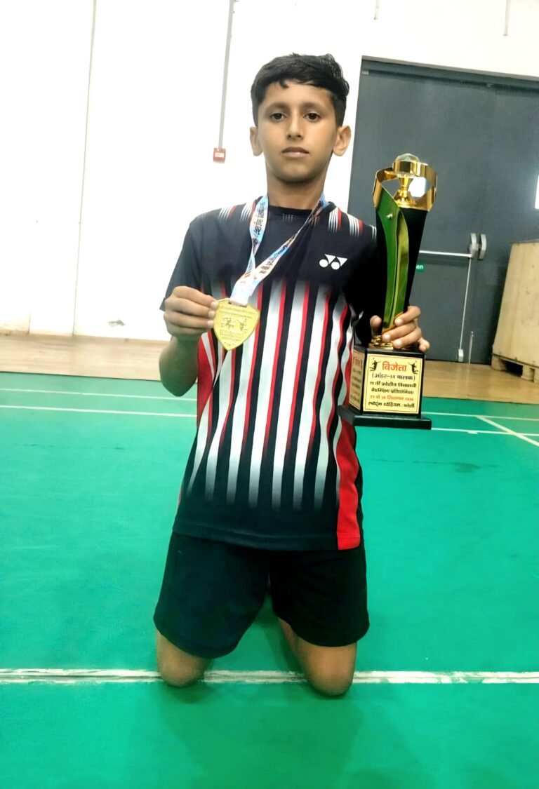 प्रदेश स्तरीय बैडमिंटन चौंपियनशिप में होली चाइल्ड पब्लिक इंटर कॉलेज के शिव चौधरी ने जीता स्वर्ण पदक