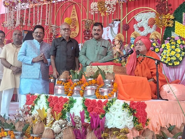 सनातन अजन्मा और अनंत व राम उसकी चेतना हैं: उमाकांतानंद सरस्वती