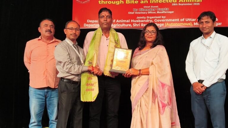 कुत्ता लार गिराते और पानी से बचकर चल रहा तो बचें विश्व रैबीज दिवस पर कार्यशाला आयोजित