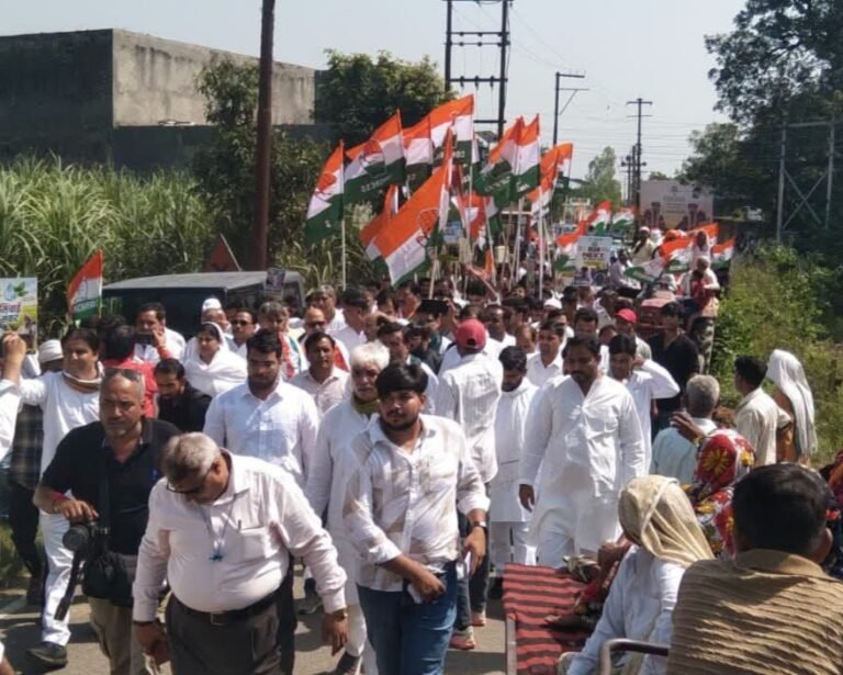 किसानों की समस्याओं के समाधान और अधिकारों के लिए निकाली यात्रा