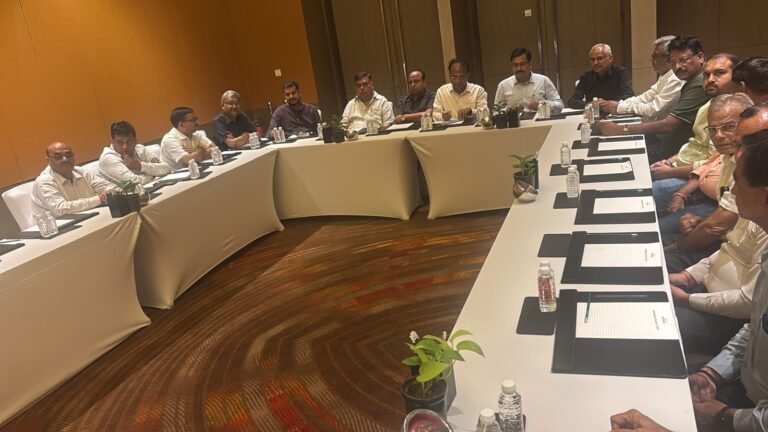 क्राफ्ट पेपर के दाम 30% बढ़े, सप्लाई घटी—पेपर कोन उद्योग संकट में, कोरुगेटेड पैकेजिंग पर भी मंडराया खतरा
