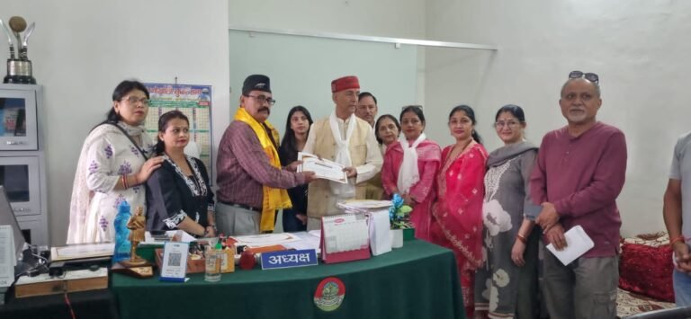 नेपाल आपदा पीड़ितों की मदद को आगे आयी गोर्खाली महिला कल्याण समिति