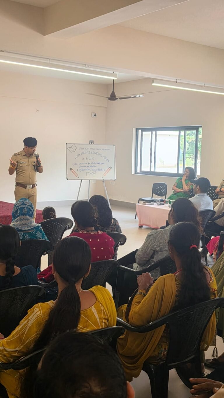 श्यामपुर कोतवाली पुलिस ने जागरूकता शिविर का आयोजन कर दी साइबर क्राईम और यातायात नियमों की जानकारी