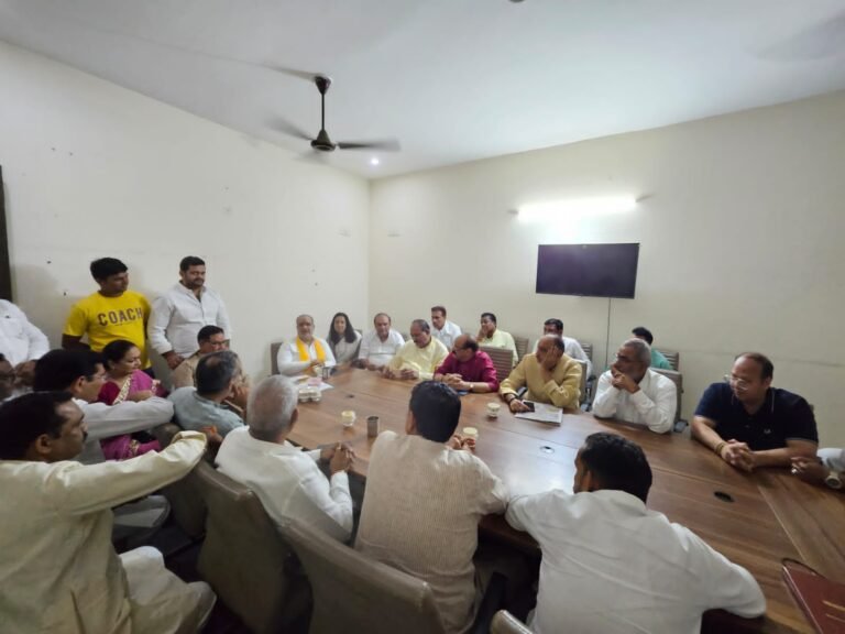 शिक्षक एवं स्नातक विधान परिषद चुनाव को लेकर भाजपा ने बनाई रणनीति, कार्यकर्ताओं को सौंपी जिम्मेदारी