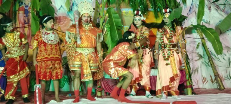 शक्ति क्लब द्वारा आयोजित श्री रामलीला महोत्सव में  अक्षय कुमार वध, लंका दहन, विभीषण शरणागत का सुंदर मंचन