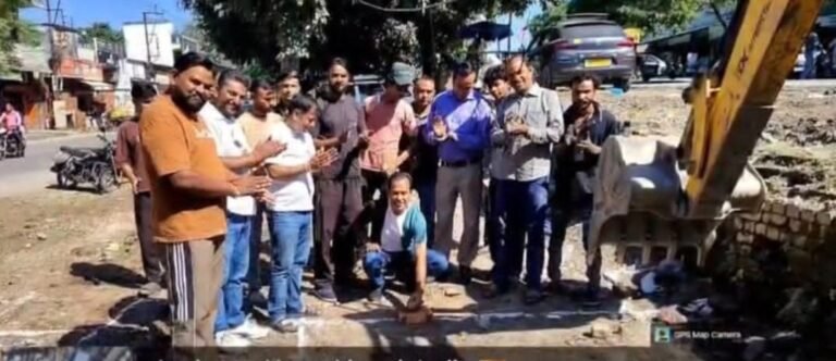 पार्षद जहांआरा कुरैशी के प्रयासों से शुरू हुआ सुलभ शौचालय का निर्माण