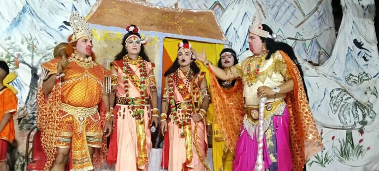 शक्ति क्लब द्वारा आयोजित रामलीला में रावण अंगद संवाद और लक्ष्मण शक्ति की लीला का सुंदर मंचन